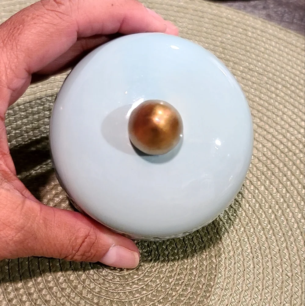Cute Trinket / Jewelry Holder with Lid Grannycore